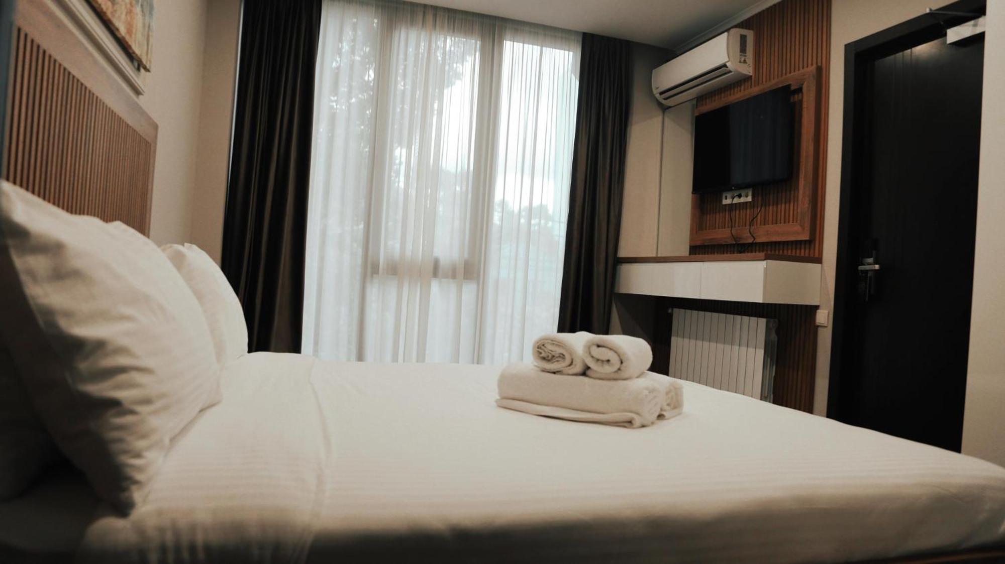 Golden Sun Kobuleti Hotel Buitenkant foto