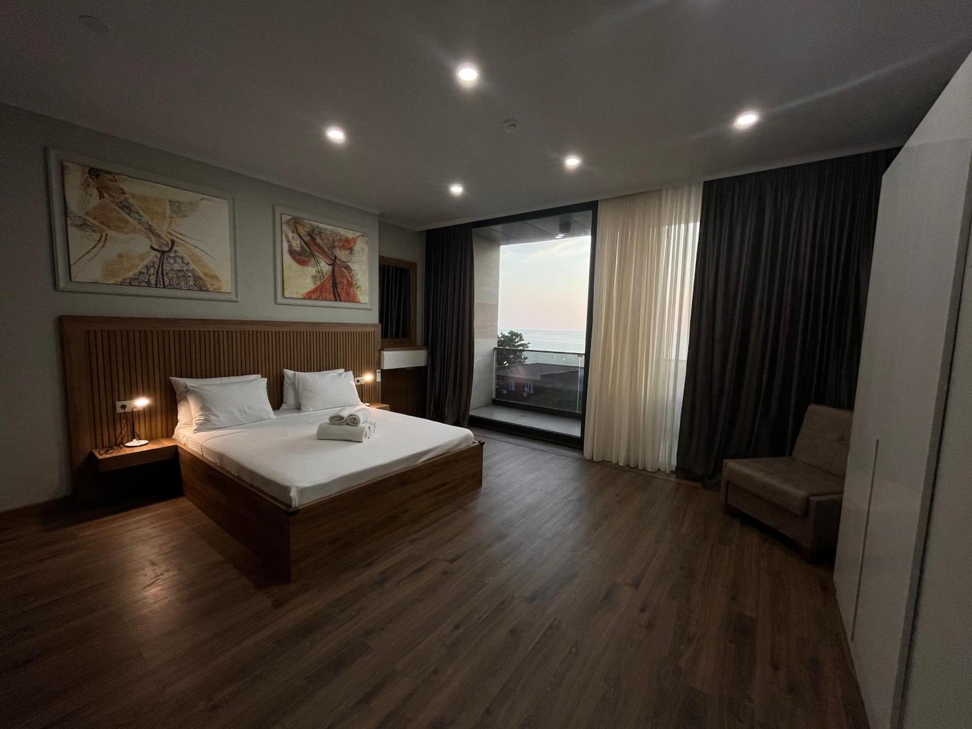 Golden Sun Kobuleti Hotel Buitenkant foto